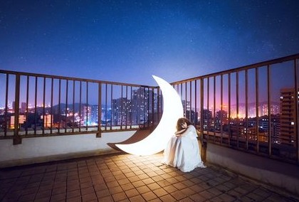 伤感心情说说:有些伤口,无论过多久,依然一碰就痛